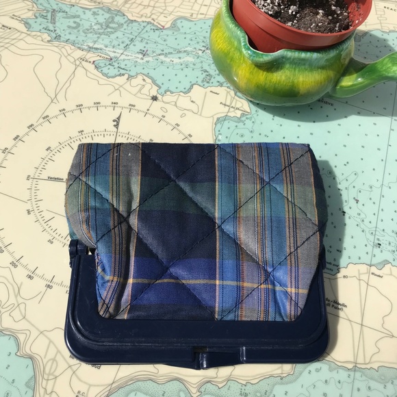 Vintage Blue Plaid Quilted Change Purse with Bakelite Latch - Picture 3 of 4